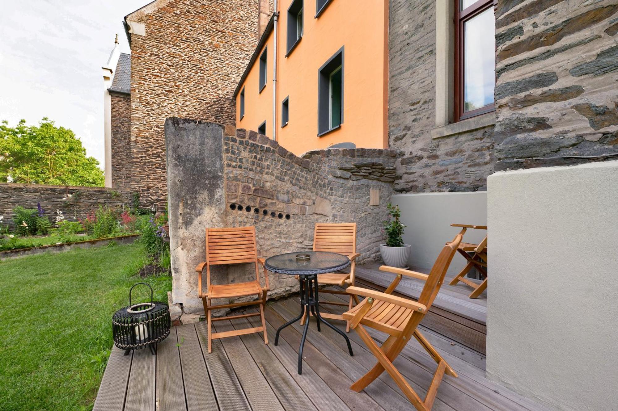 Alte Stadtvilla Am Weinberg 2 ทราเบิน-ทราร์บาค ภายนอก รูปภาพ
