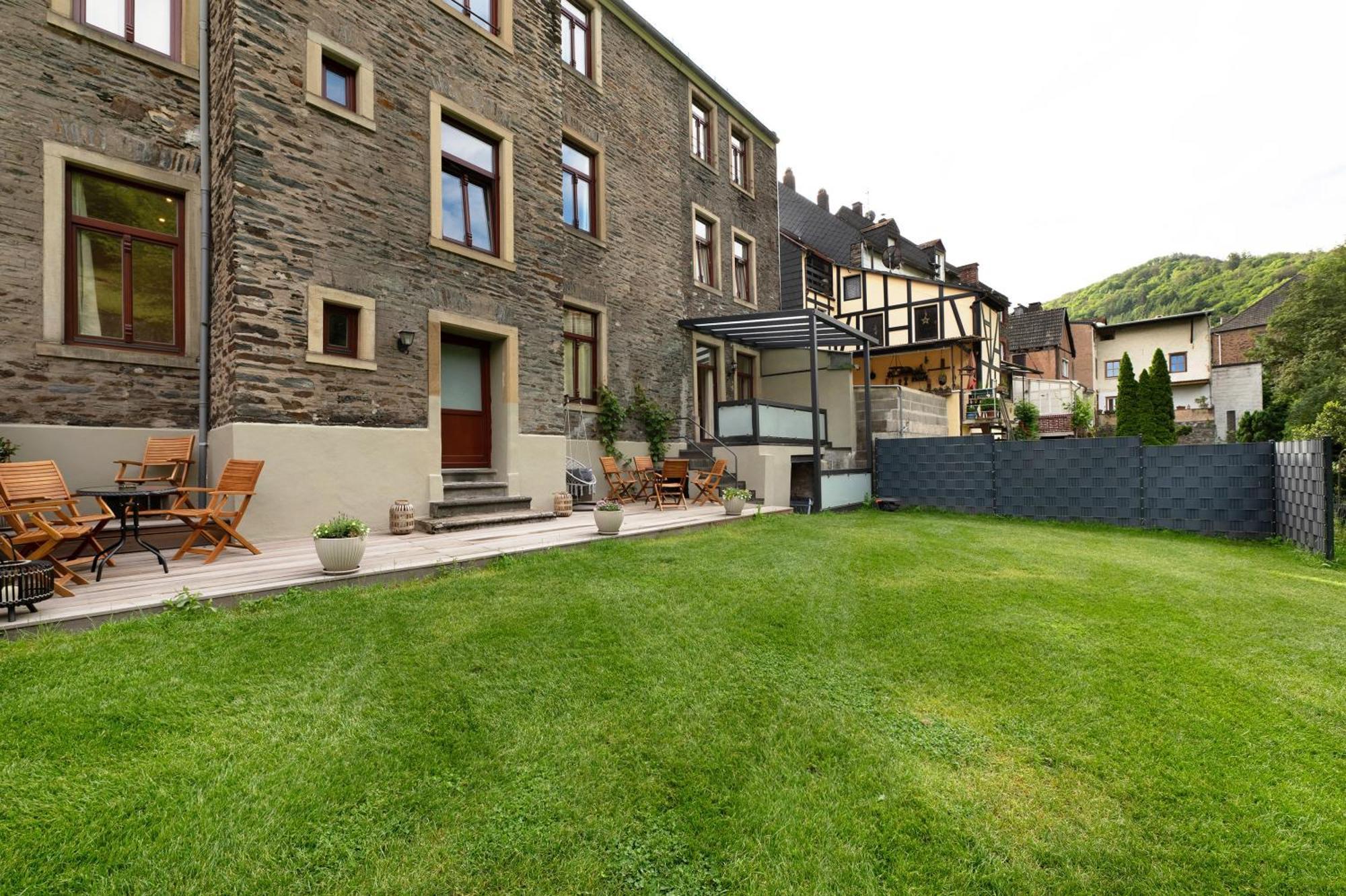 Alte Stadtvilla Am Weinberg 2 ทราเบิน-ทราร์บาค ภายนอก รูปภาพ